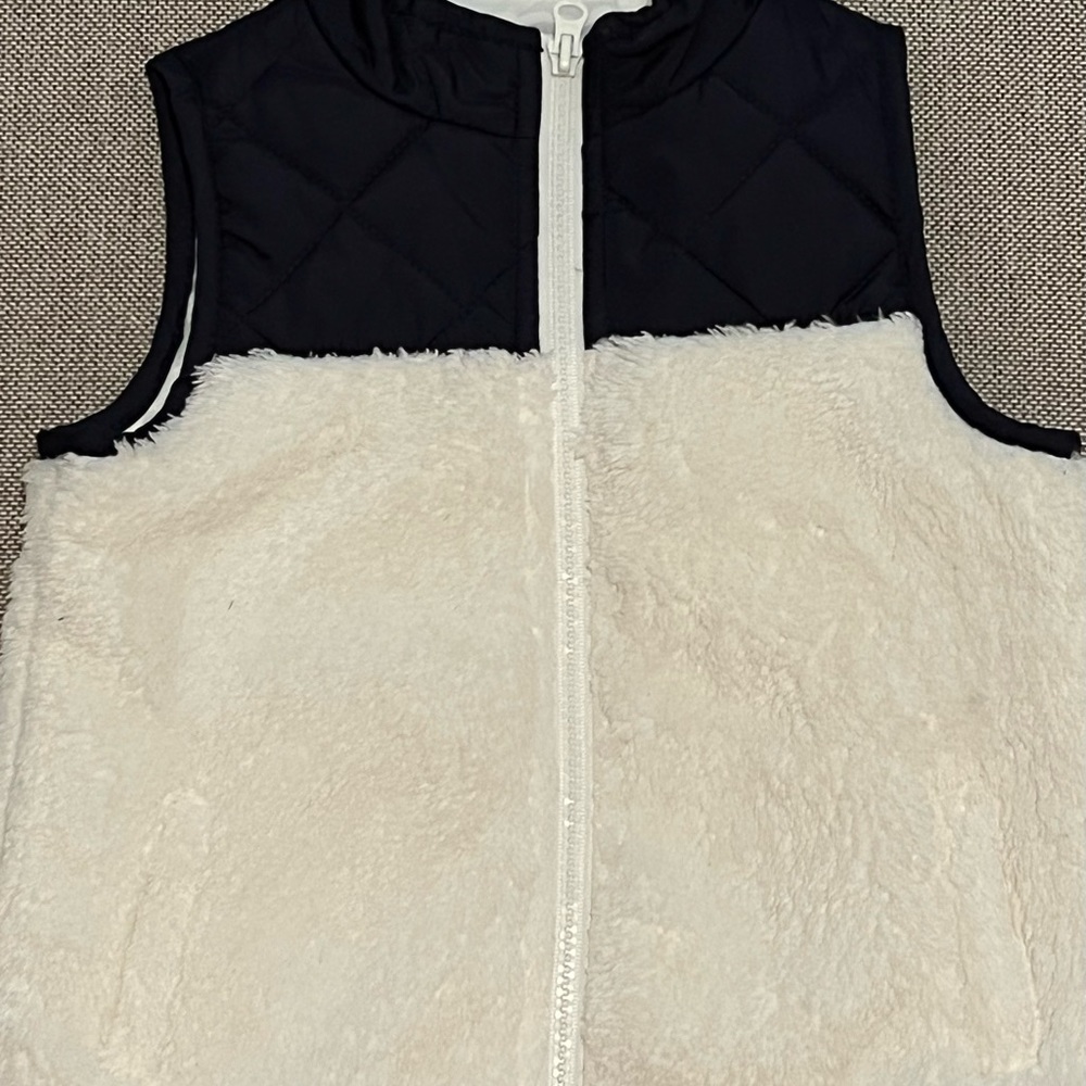 Crown & Ivy (Belk) fleece vest, cream/navy, size 3T